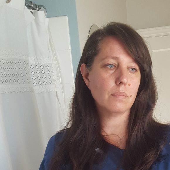 Meet your Posher, Alisia - Picture 1 of 1